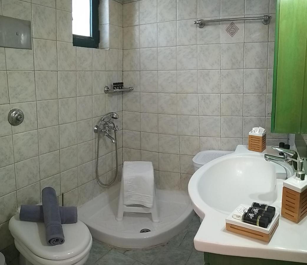 Marmari Megali Ammos Oasis Apartment & Studio Agia Marina  Exteriör bild